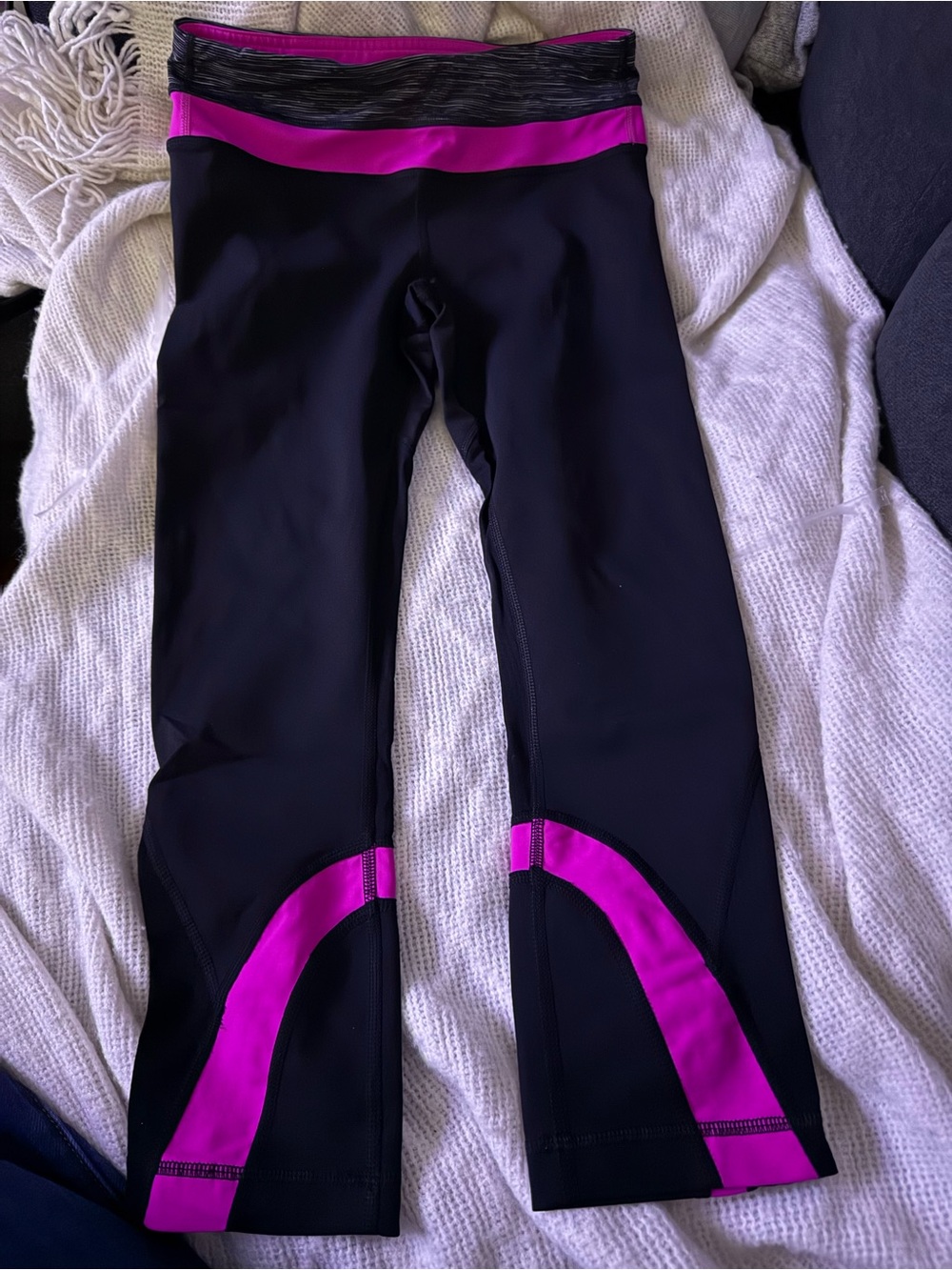 lululemon athletica Black Leggings with Bright Magenta Panels